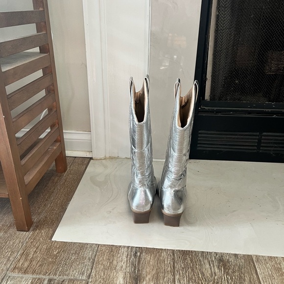 Silver Western Cowboy Boots - Picture 5 of 7
